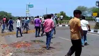 201706041614307925_violence-in-MP-farmers-protest-4-policemen-injured_SECVPF